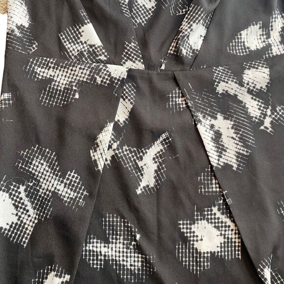 Urban Outfitters‎ Silence and Noise Black Abstract Mini Dress Criss Cross Back S - Picture 5 of 5